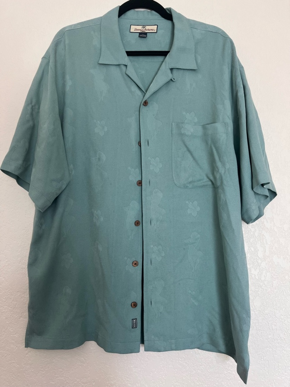 Tommy Bahama 100% Silk Seafoam Green Button Up Men’s Shirt with Subtle Jacquard